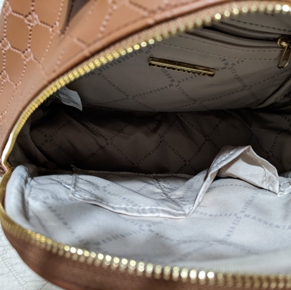 Backpack - Picture 3 of 3